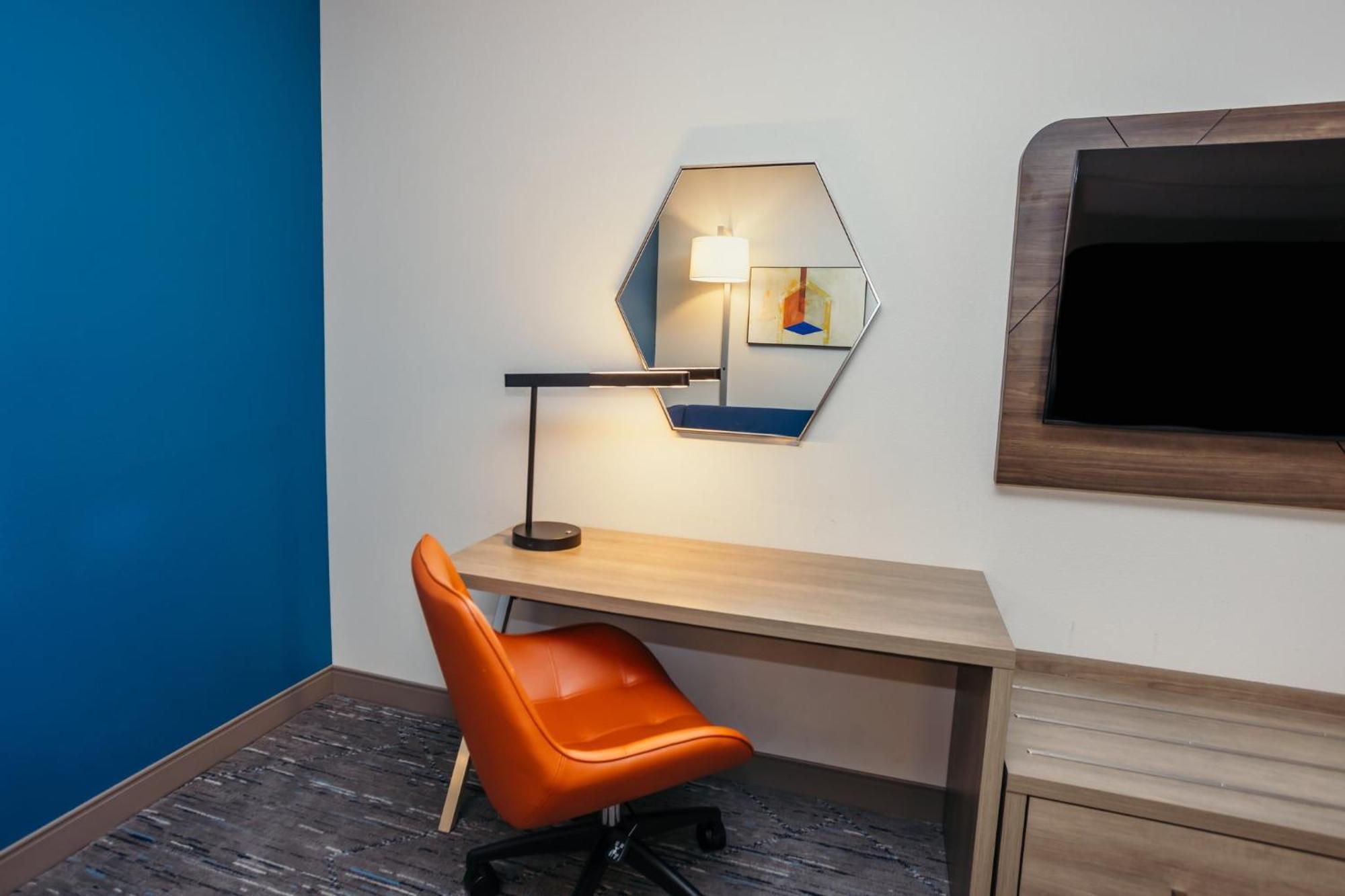 Express - Des Moines - By Ihg 3*